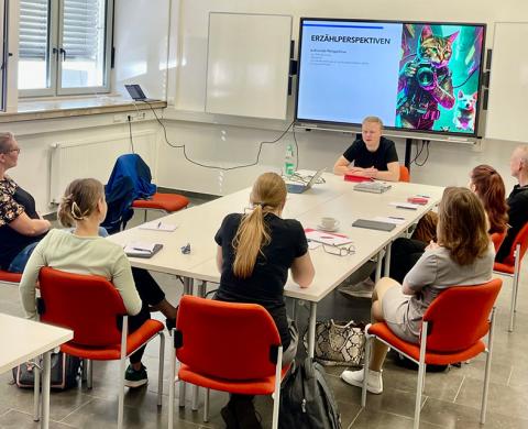 Gruppe von Studierenden im Hörsaal im Writers Camp