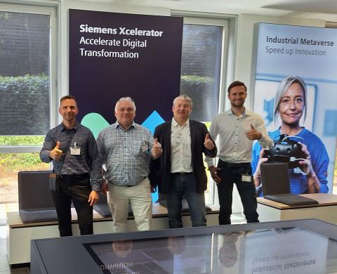 Teilnehmer der Exkursion zu Siemens in Erlangen Teilnehmer der Exkursion zu Siemens in Erlangen